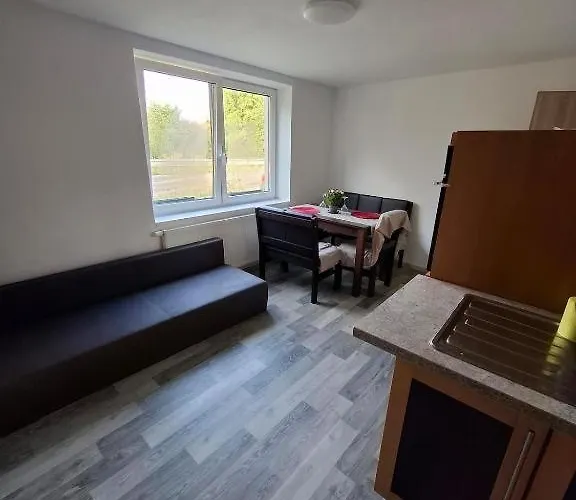 U Trech Ceresni Apartment *